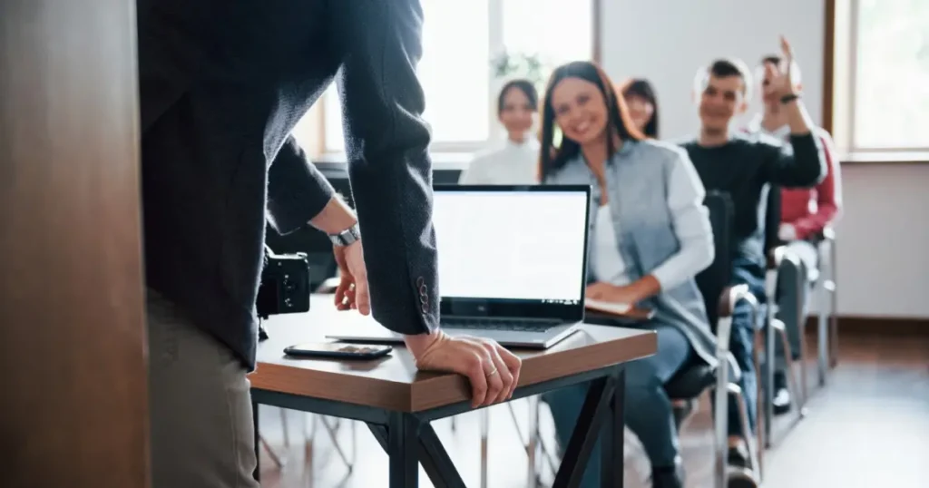 Personlig online IT-säkerhetsutbildning som höjer säkerhetsmedvetandet i privat och offentlig sektor.